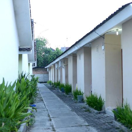 Reddoorz Syariah Plus Near Banyuwangi Airport Ngoại thất bức ảnh
