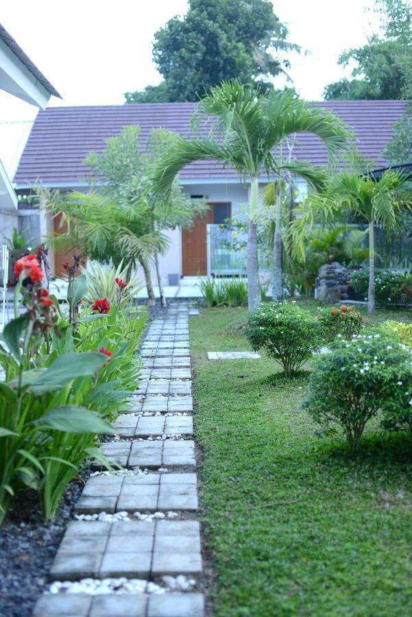 Reddoorz Syariah Plus Near Banyuwangi Airport Ngoại thất bức ảnh