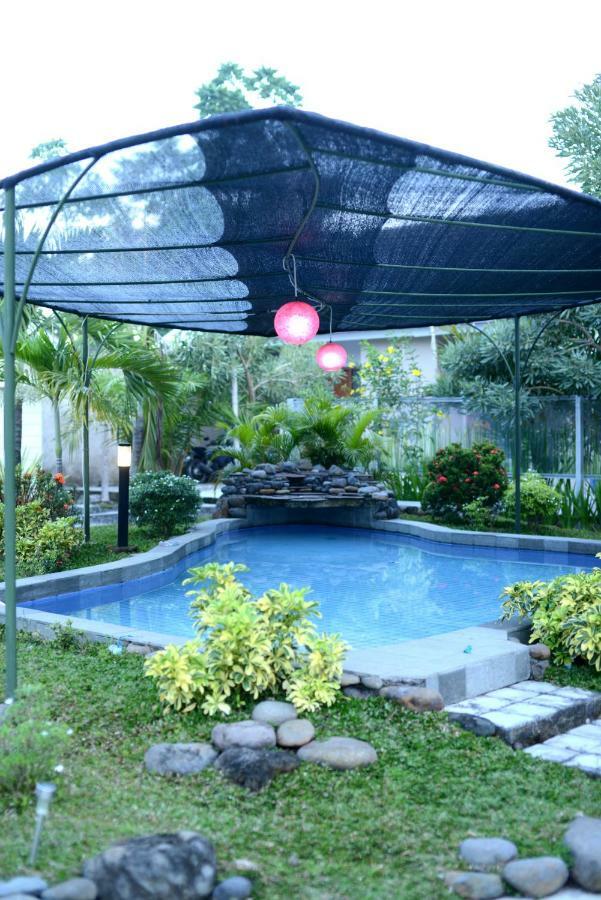 Reddoorz Syariah Plus Near Banyuwangi Airport Ngoại thất bức ảnh
