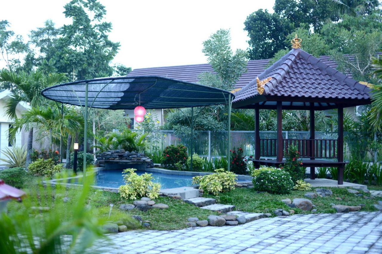 Reddoorz Syariah Plus Near Banyuwangi Airport Ngoại thất bức ảnh