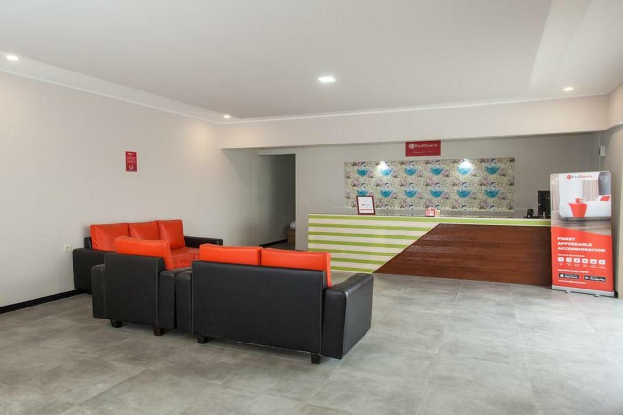 Reddoorz Syariah Plus Near Banyuwangi Airport Ngoại thất bức ảnh