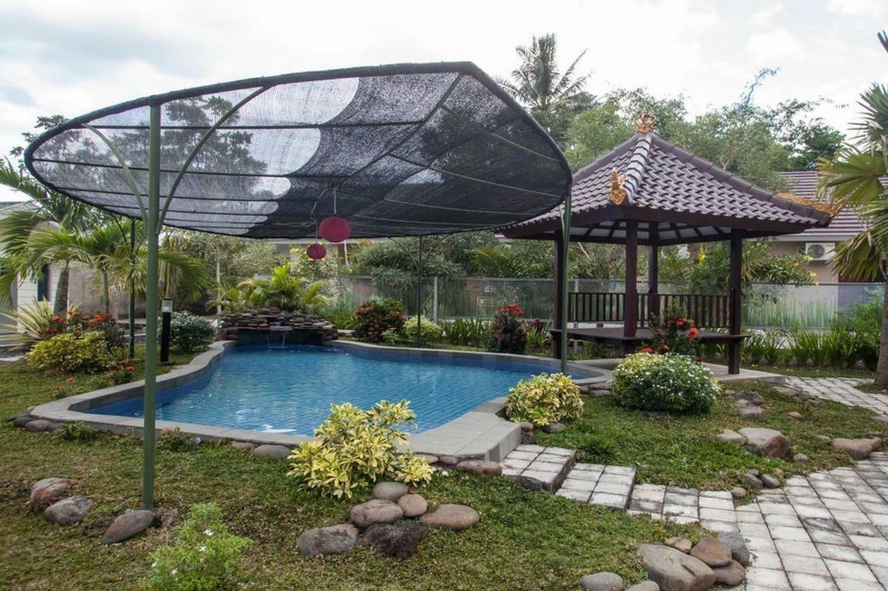 Reddoorz Syariah Plus Near Banyuwangi Airport Ngoại thất bức ảnh